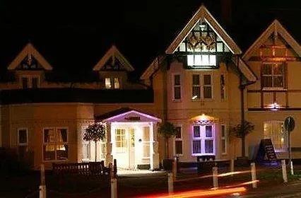 Hotel The Manor Hillingdon