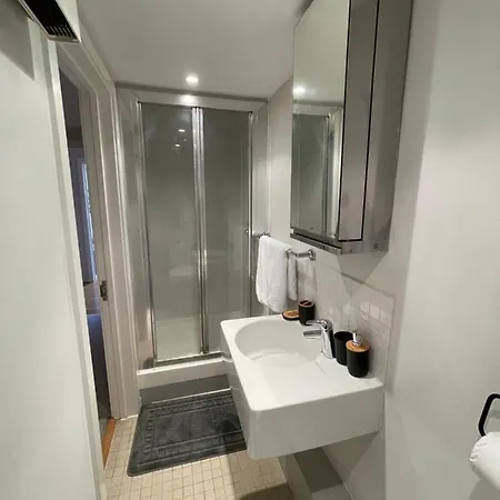 The Reflection , With River Thames View Apartment London