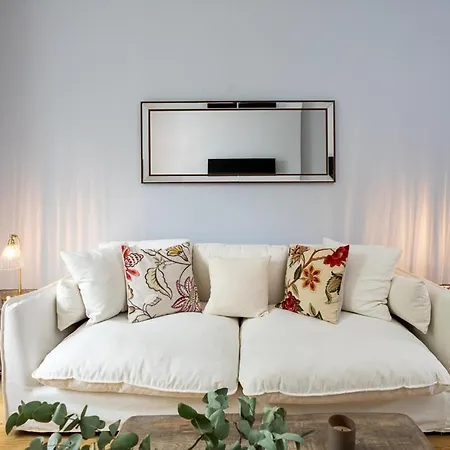 Two Bed Notting Hill Gem