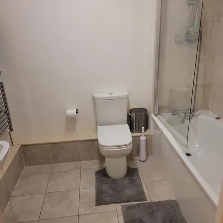 Kew House Apartment