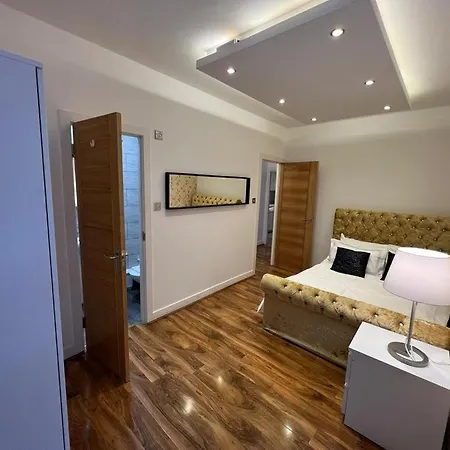 Beauchamp Place Knightsbridge *