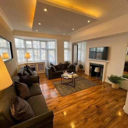 Beauchamp Place Knightsbridge *