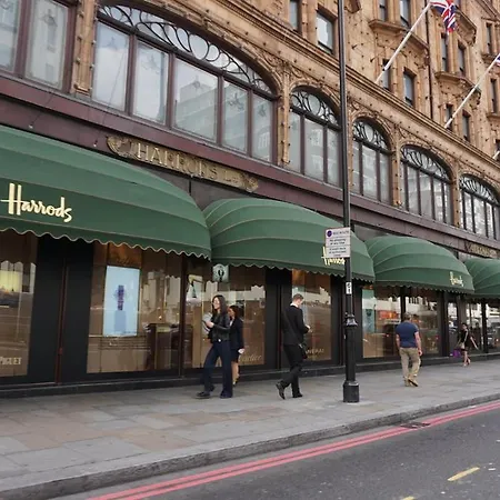 Beauchamp Place Knightsbridge Апартаменты *