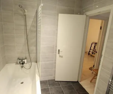 Renovated 4 Bed Flat In Islington Apartment *