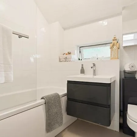 Morden Chic House Near Abbey Wood -elizabeth Line Thamesmead (Greater London)