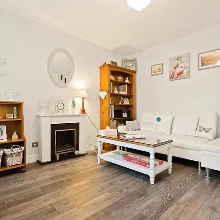 Casa vacanze Morden Chic House Near Abbey Wood -elizabeth Line Thamesmead (Greater London)