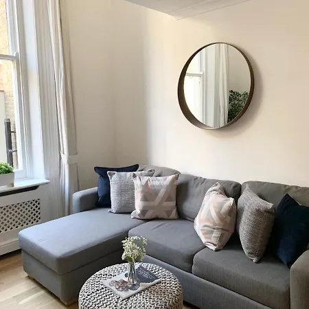 Courtfield Gardens Luxury Apartment *