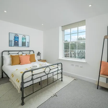 Stunning Flat Near Holland Park *