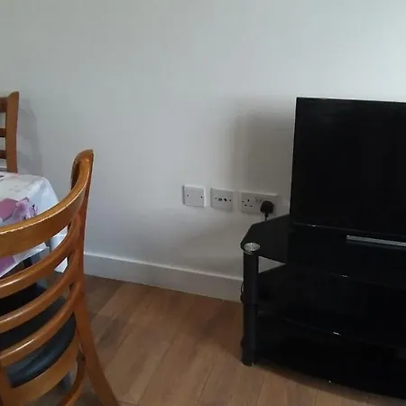 Stunning 1-bed In Apartment London