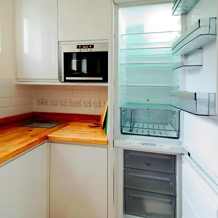 Holiday home Serene Townhouse With Parking *