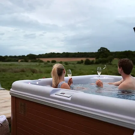 Luxury Retreat 30mins Taxi Ride From West London *