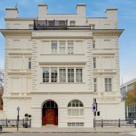 Apartment The Prince's London