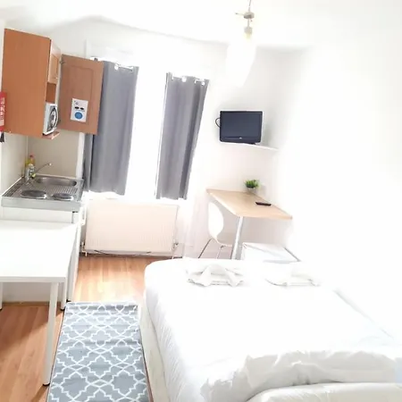 Apartment F20- 4th Floor Studio Fits 2 Near Paddington London