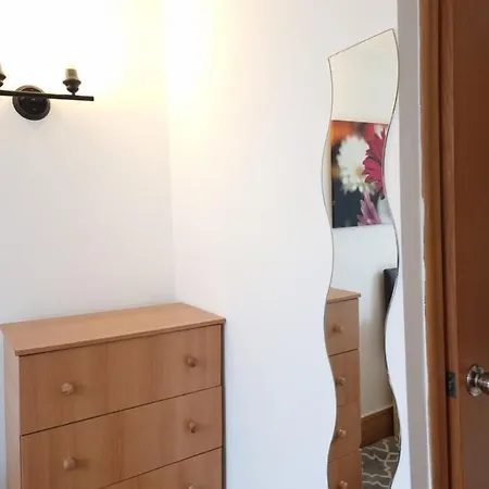 F302- 3rd Floor Studio Fits 2 Near Hyde Park London