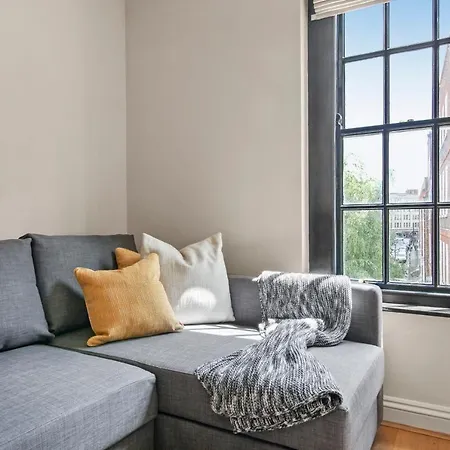 Apartment 1 Bed Executive Near Liverpool Street Station Free Wifi By Aparts London