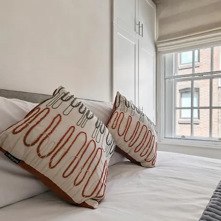 1 Bed Executive Near Liverpool Street Station Free Wifi By Aparts * London