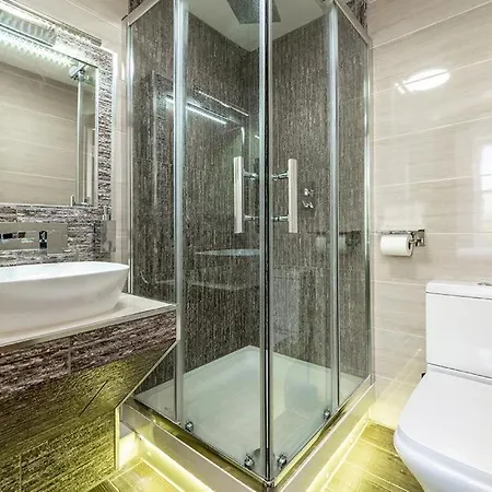 205 Earls Court *