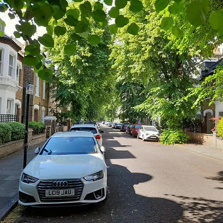 2 Bed Luxury Service In The Heart Of Chiswick Town, W4 Zone 2
