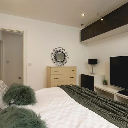 Just 20 Mins From Buckingham Palace! Apartment London