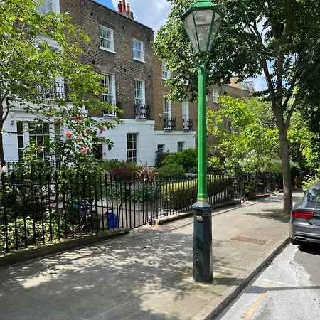 Holiday home Serene Townhouse With Parking *