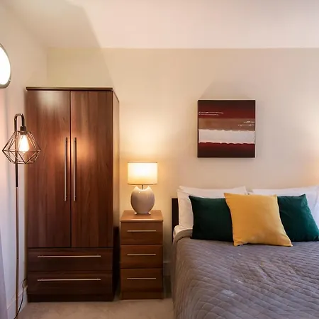 Charming 1-bed In Great Suffolk Street * London