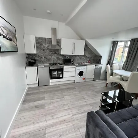 Lovely 2 Bedroom Flat With Roof Terrace In Nw6 London