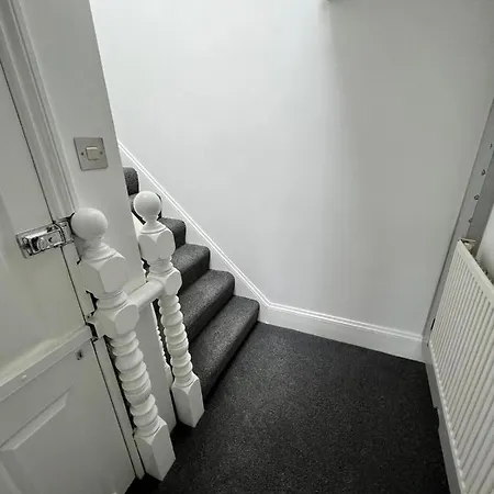 Lovely 2 Bedroom Flat With Roof Terrace In Nw6 Apartment