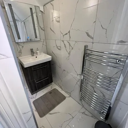 Lovely 2 Bedroom Flat With Roof Terrace In Nw6 Apartment *