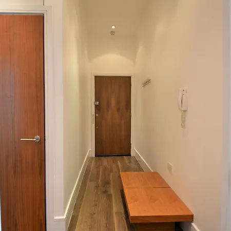 Apartment One Bedroom In Bayswater