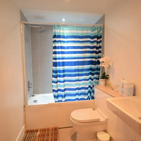Apartment One Bedroom In Bayswater