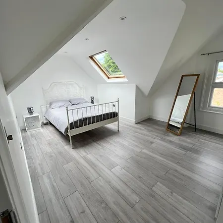 Lovely 2 Bedroom Flat With Roof Terrace In Nw6 Apartment *