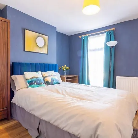 Holiday home Authentic London - Four Bedroom Victorian House