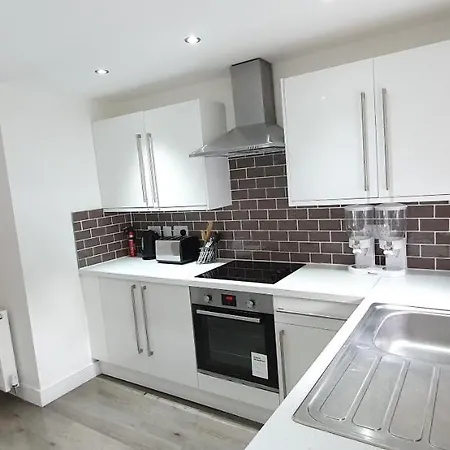 Trendy, Modern Garden Posh Peckham * London