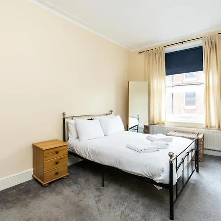 A Lovely, Bright And Airy, 3-bedroom Family Apartment London