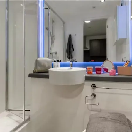 Modern Rooms In Wembley, Sk Londra