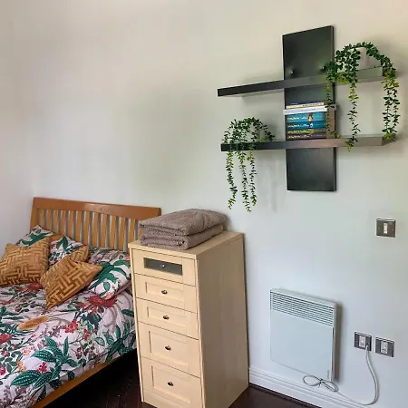 In Stratford With Private Bathroom And Parking * London