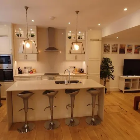 Apartment Luxury 2 Bed/bath Next To Hyde Park London