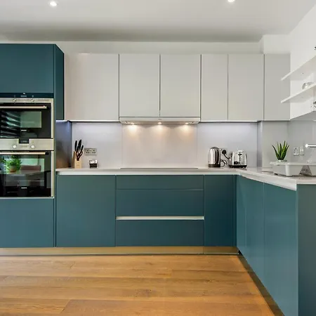 Mysquare Three Bedroom Serviced In Old Street Apartment London