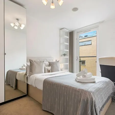 Mysquare Three Bedroom Serviced In Old Street London