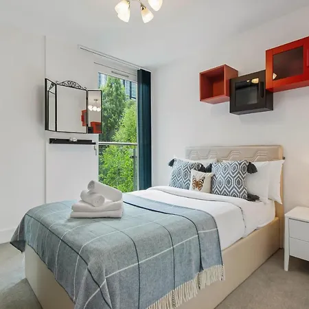 Mysquare Three Bedroom Serviced In Old Street Apartment