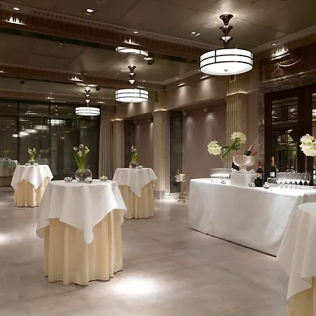 The Connaught, Maybourne Collection Hotel 5*