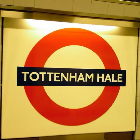 Holiday home Hale London
