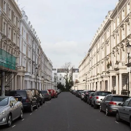 Notting Hill Gate 3* London