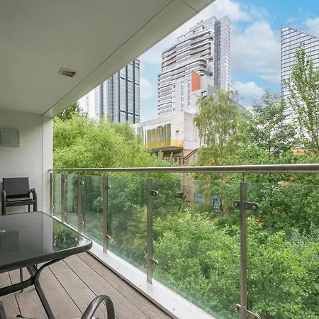 Mysquare Three Bedroom Serviced In Old Street London