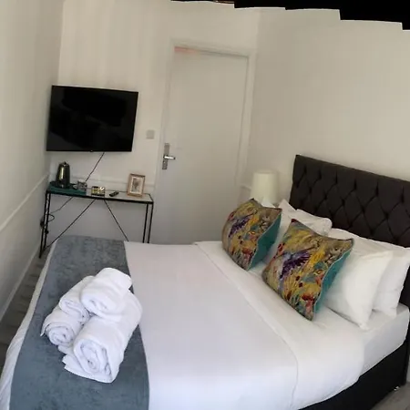 Hotel Dean Court