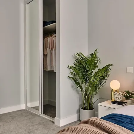 アパート Studios, 1 Bedroom And 2 Bedroom At Kew Bridge In ブレントフォード