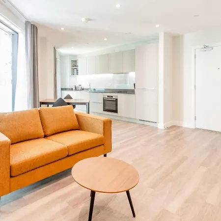Studios, 1 Bedroom And 2 Bedroom At Kew Bridge In * ブレントフォード