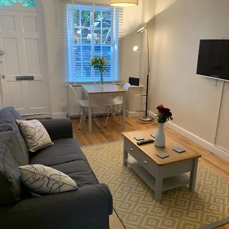 A Charming Victorian 1 Bed In Richmond *