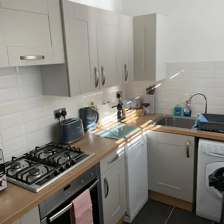 A Charming Victorian 1 Bed In Richmond Apartment *