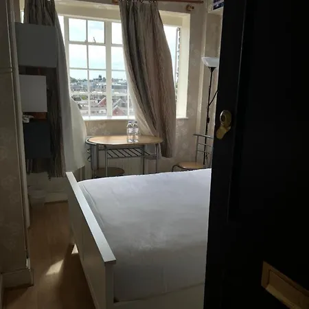 Apartment Super Located In South Ken At Chelsea Cloister